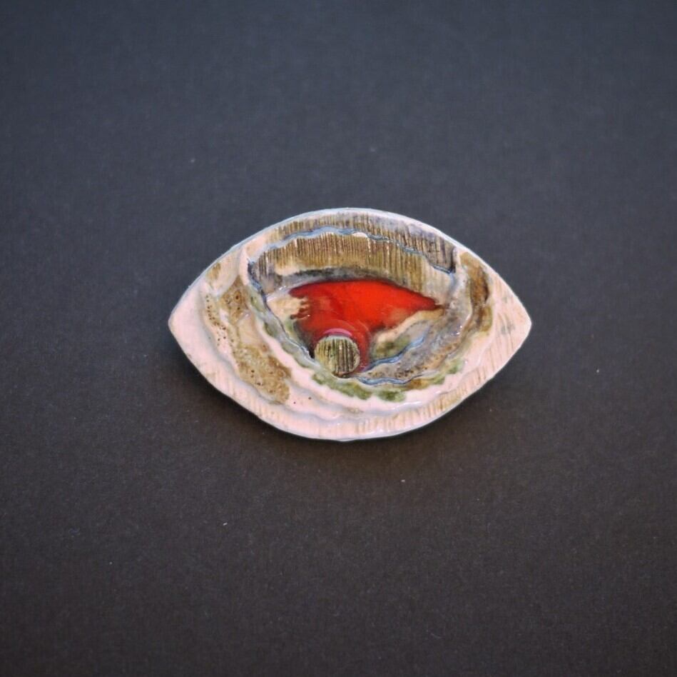 セラミックブローチ ドイツハンドメイド