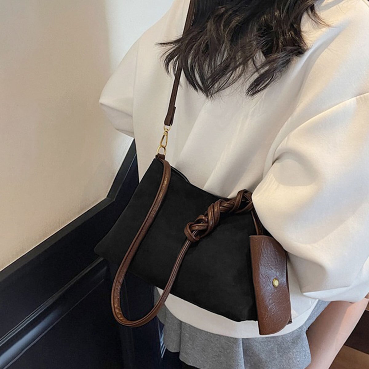 スエード調 ショルダー バッグ ポーチ付き レディース 韓国 小さい コンパクト 通勤 軽量 PUレザー 大人 きれいめ シンプル カジュアル OL ビジネス スクエアバッグ 上品 レトロ おしゃれ 大人可愛い 大人女子