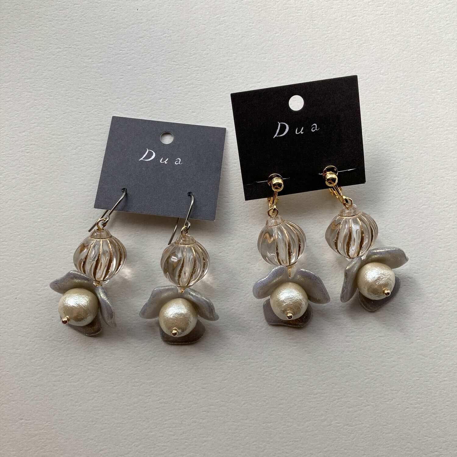 クリアビーズと揺れるグレー×パールお花の〈ピアス/イヤリング〉