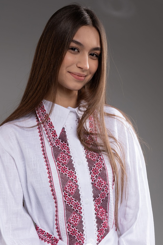 ウクライナ刺繍ヴィシヴァンカ　手刺繍　クロスステッチ　麻　レディース・フリーサイズ