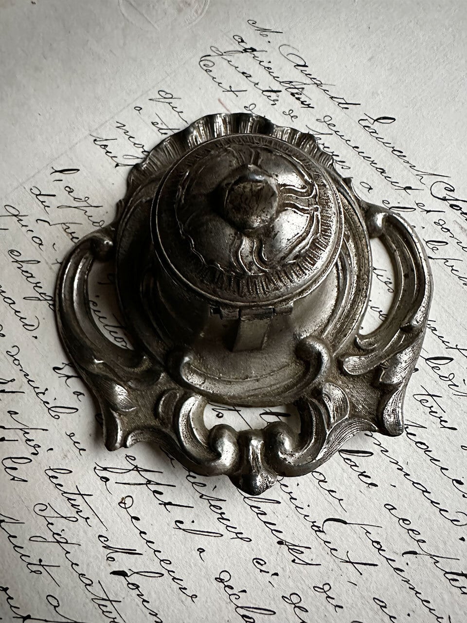 インクホルダー インク壺 ロカイユ装飾 | Brocante de La Cocotte