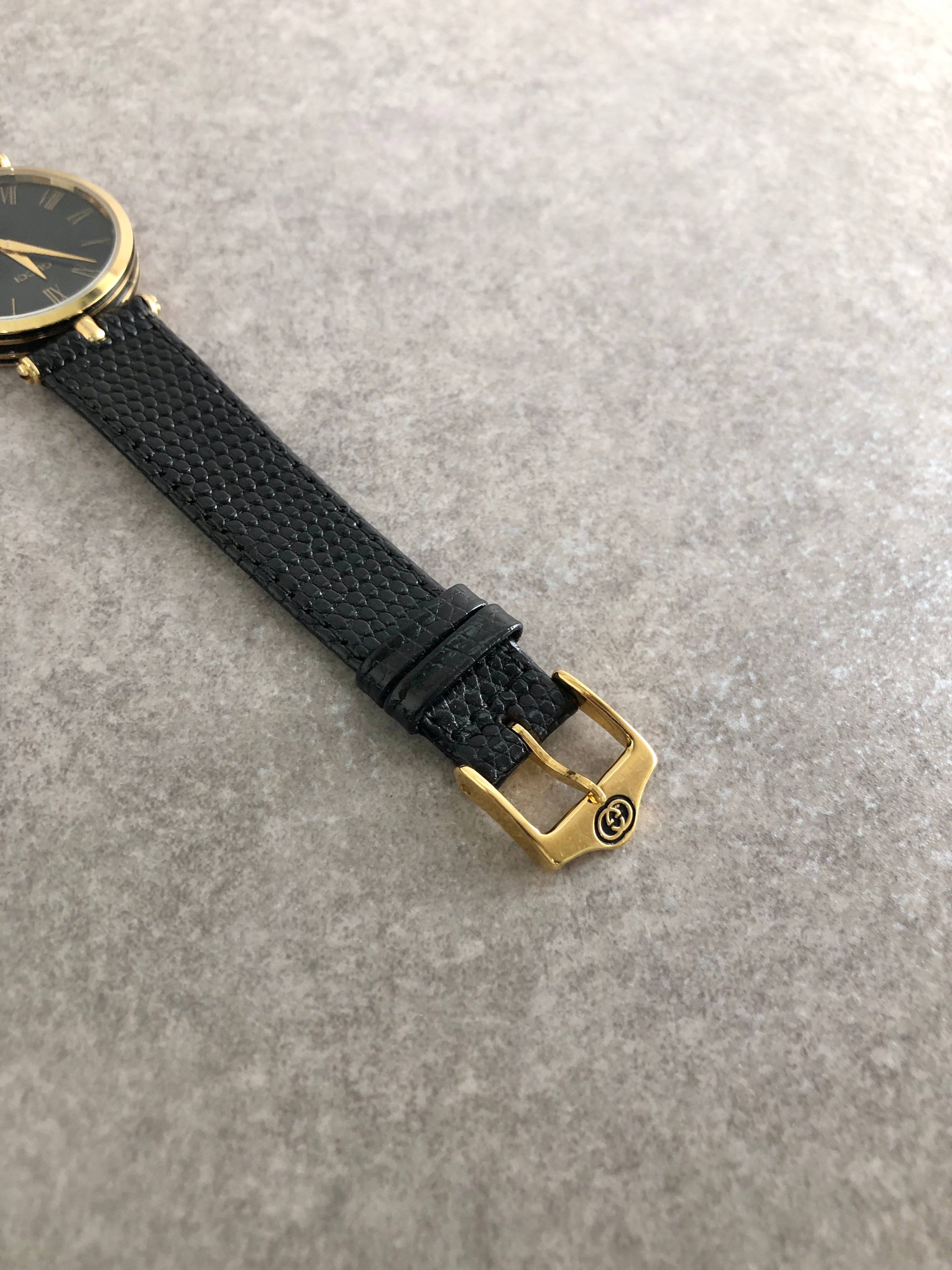 GUCCI グッチ 腕時計 ブラック ゴールド ローマ レザー クウォーツ