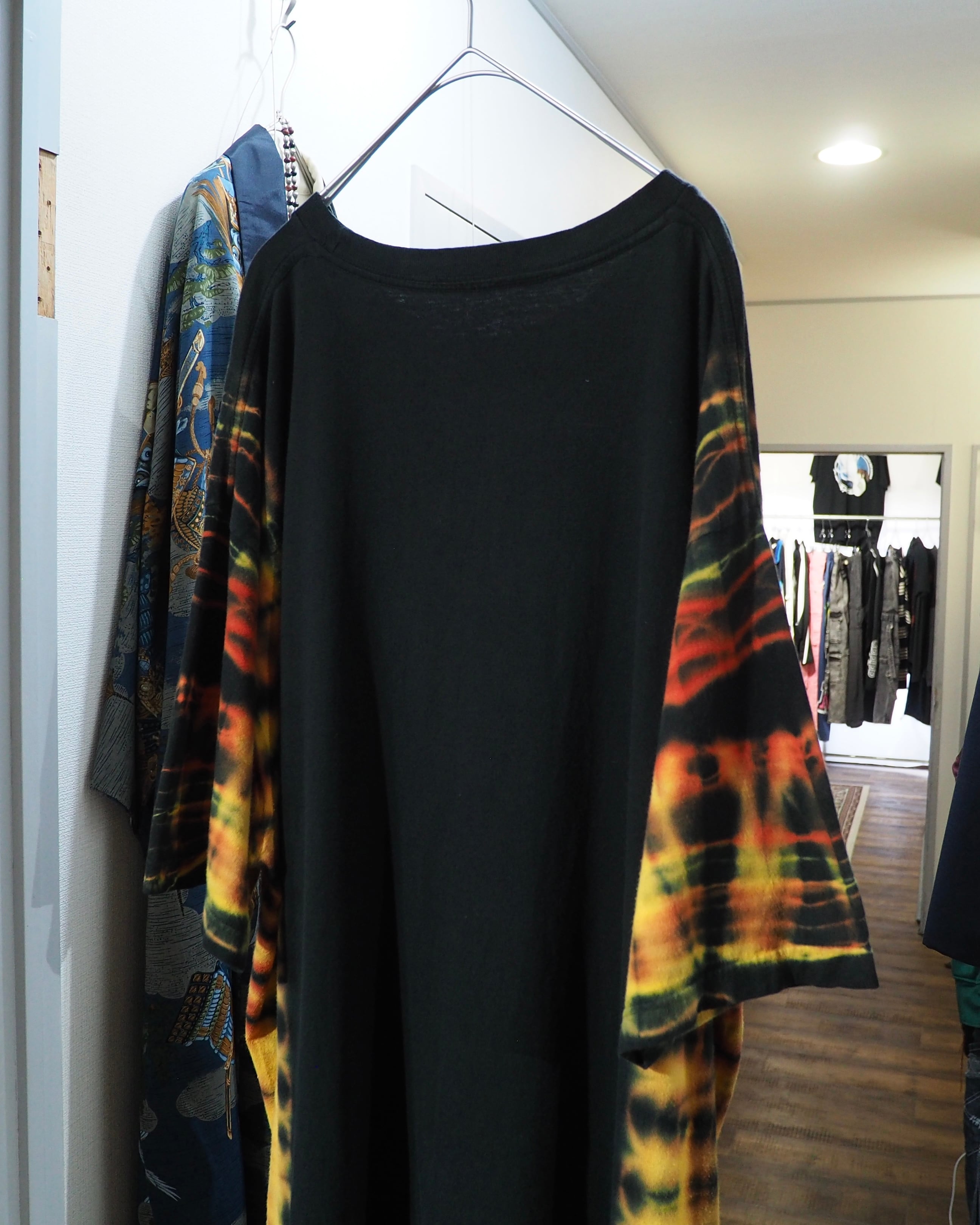 ” 毒蠍 ” Graphic printed × Fire Tie-Dye Over silhouette Special Tee