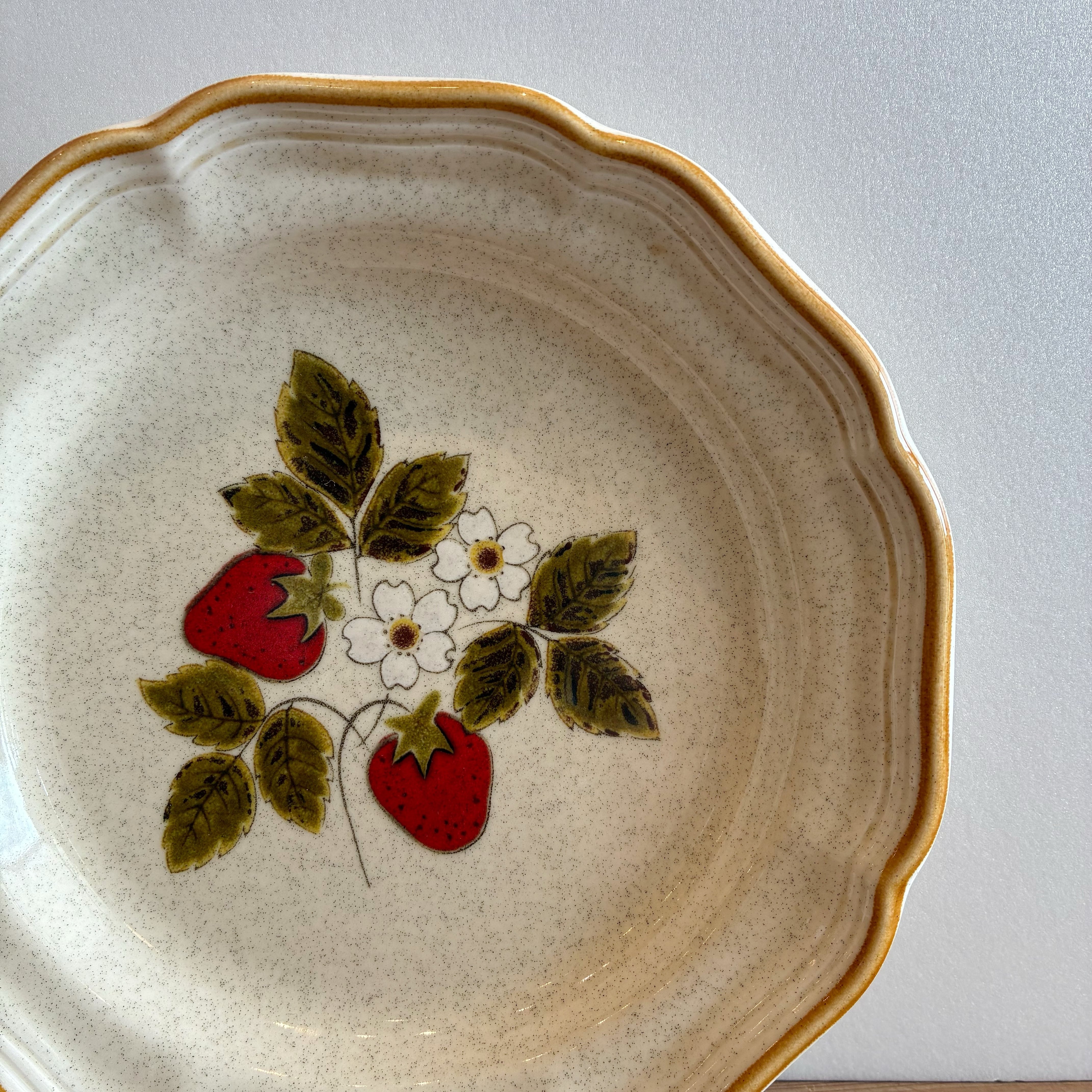 mikasa STRAWBERRY FESTIVAL 20cm皿