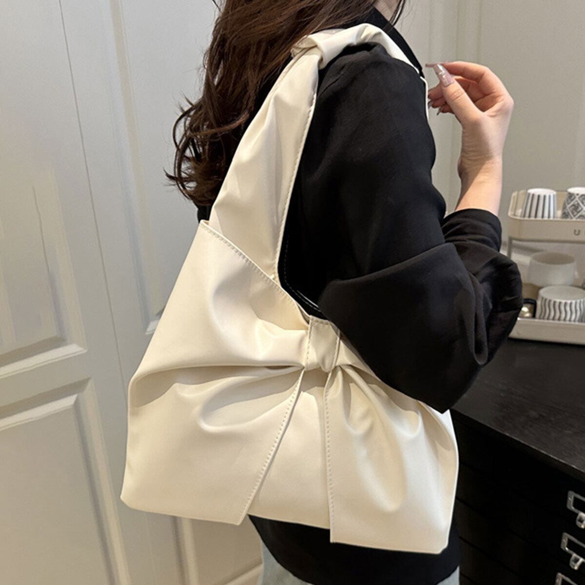 ビッグリボン トートバッグ ワンショルダー レディース A4 大容量 軽量 PUレザー 韓国 バッグ 大人 かわいい フェミニン きれいめ カジュアル 大人可愛い 大人女子