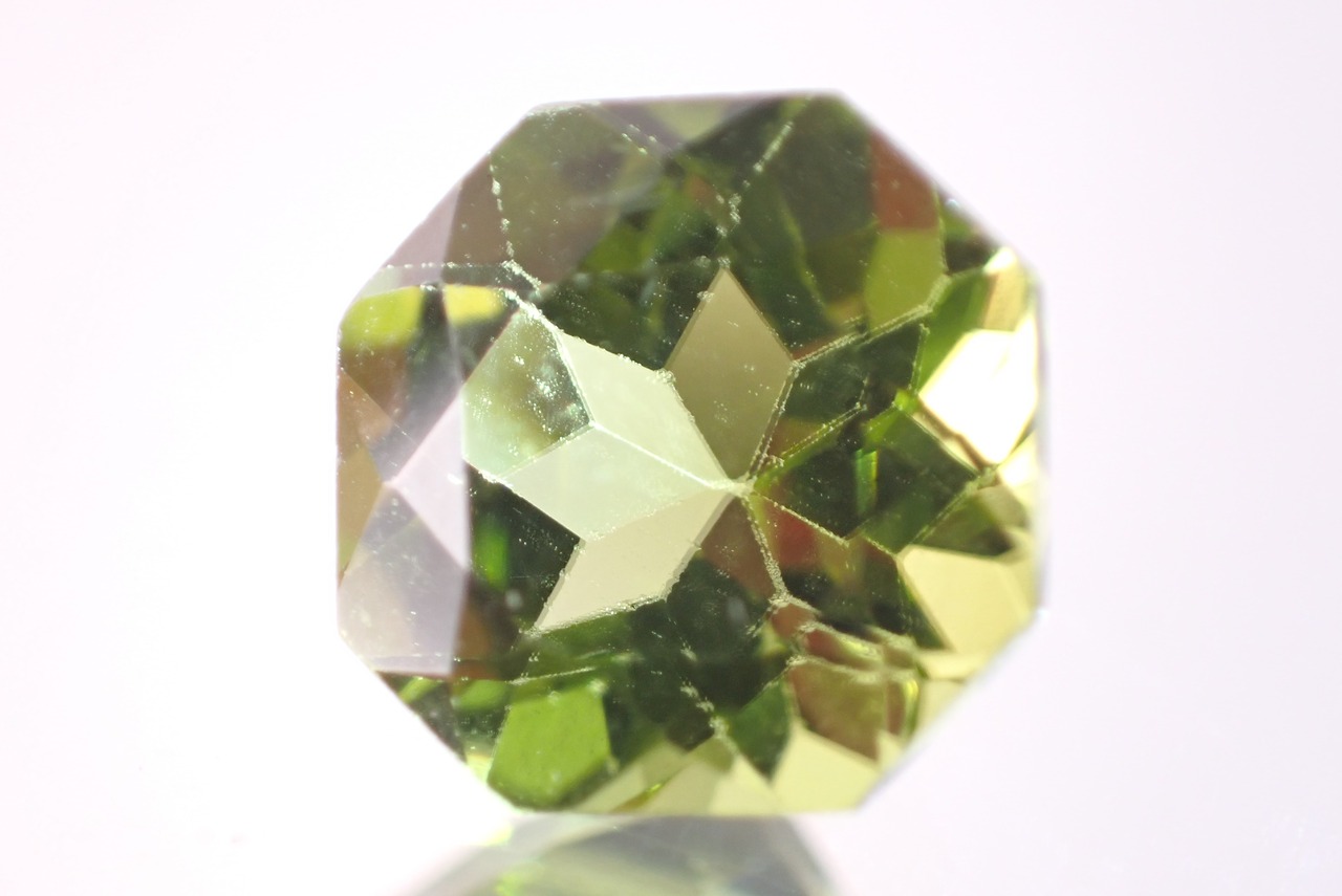 ペリドット　1.59ct　[D2-404]