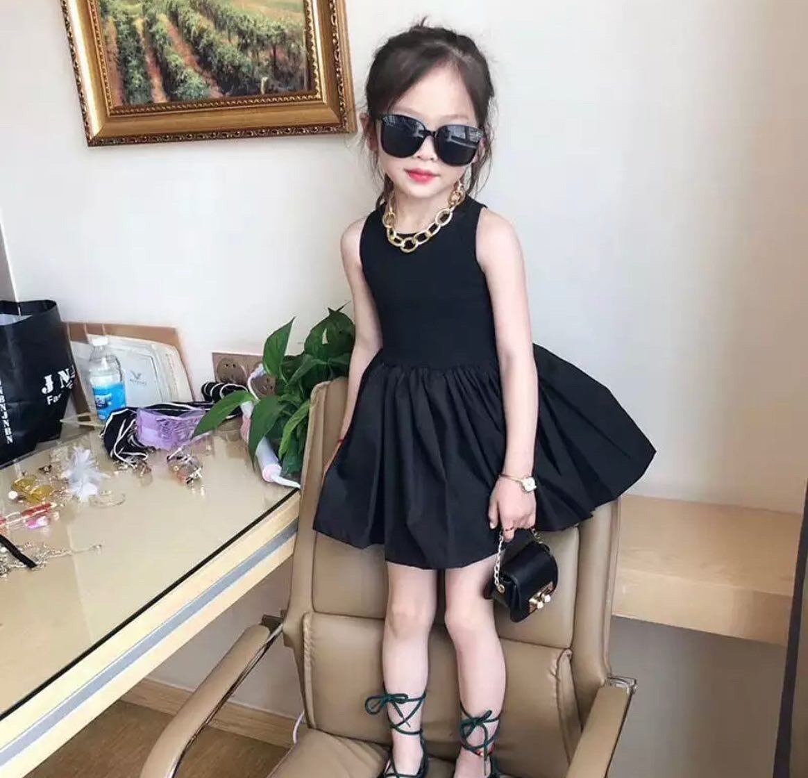 バッククロスワンピース••••••プチプラ 海外子供服 キッズ ドレス 女の子 サマードレス