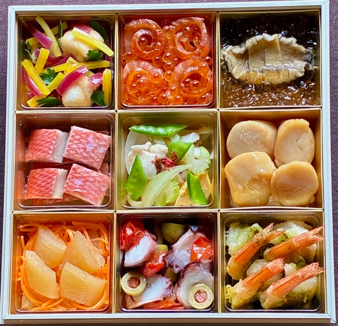 2026 ■福岡店製造■ お届け先：九州・山口県限定（島部を除く）　ラ・ロシェルフレンチおせち　3段（12月31日お届け）（冷蔵）