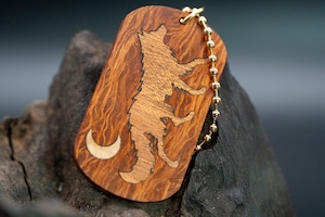 【 強さと美しさの象徴】 シーオーク ドッグタグ 木象嵌 闊歩