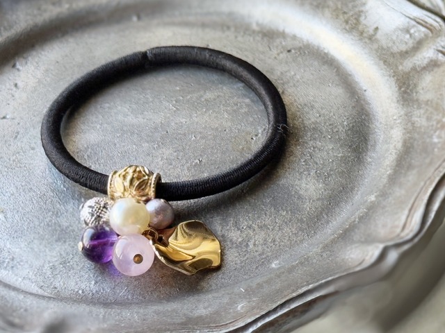 【2月の誕生石】強さとやさしさを結ぶ。アメシストとローズクォーツのヘアゴム