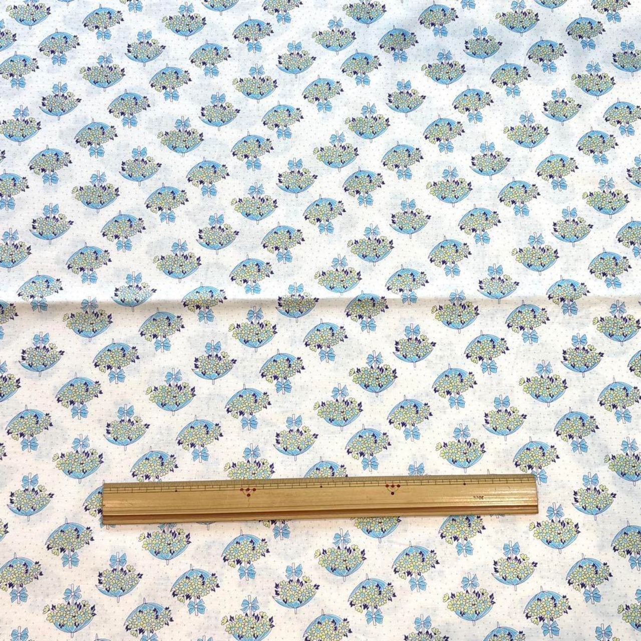 Cdr471◆50cm◆S◆綿100%シーチング生地◆umbrellaフラワー