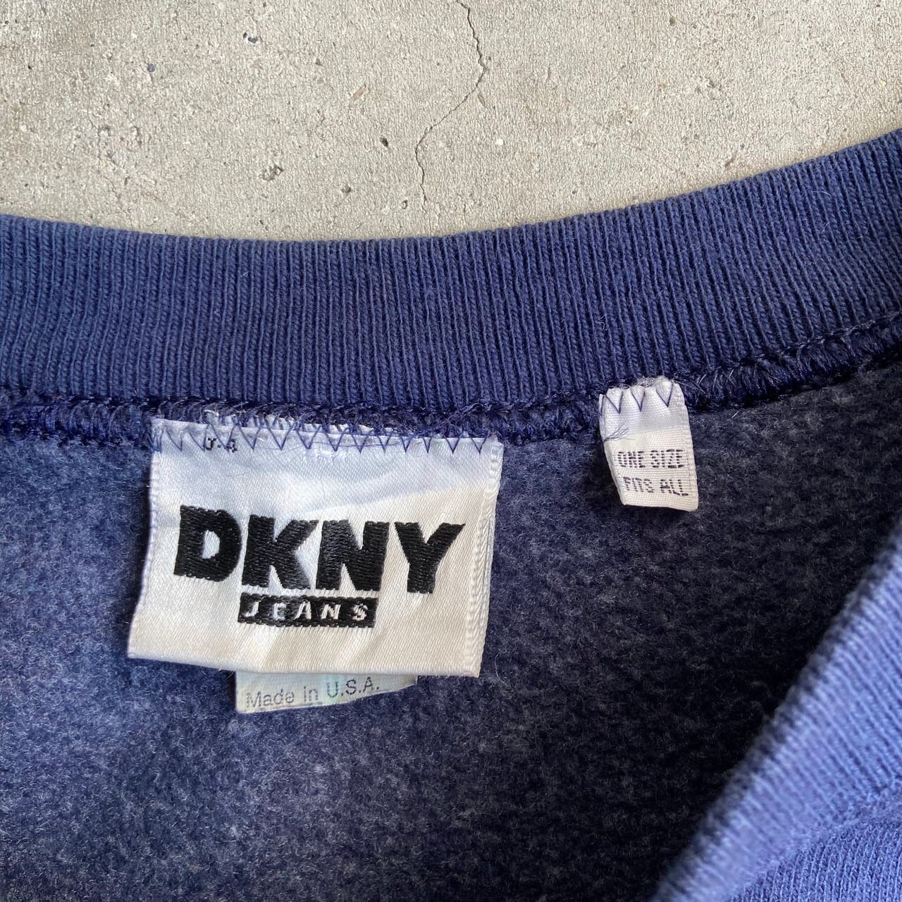 90年代 USA製 DKNY ダナキャランニューヨーク カレッジロゴプリント スウェットシャツ メンズXL相当 古着 トレーナー 90s ヴィンテージ  ビンテージ ネイビー 紺色【スウェット】【SS2201-30】 | cave 古着屋【公式】古着通販サイト