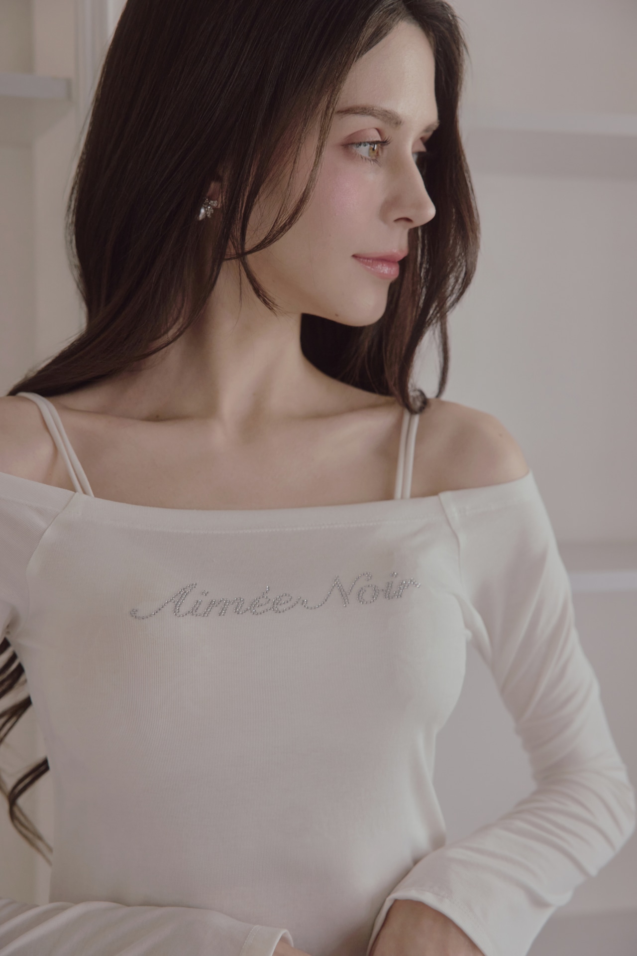 Off-shoulder stone tops