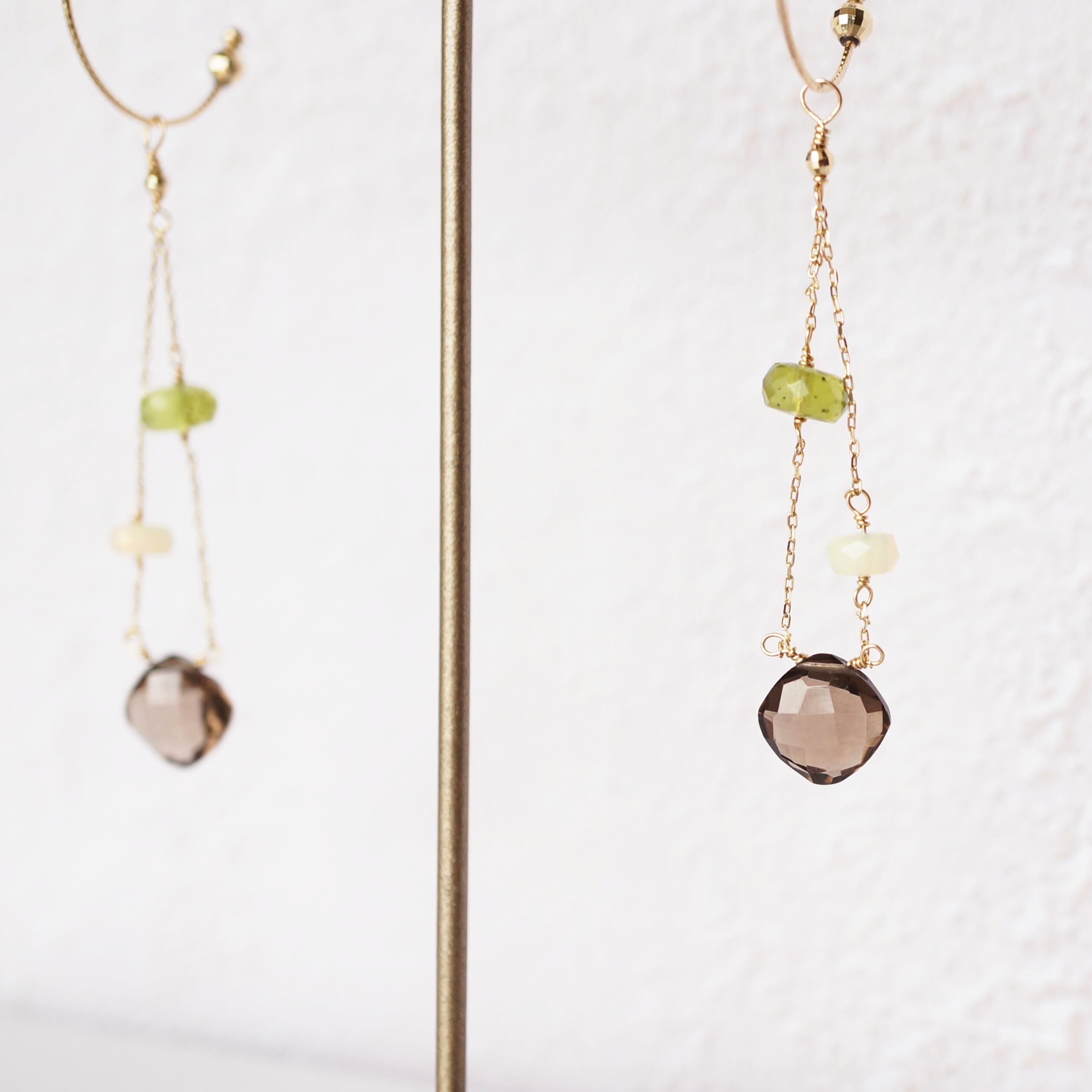 K10 Smoky Quartz Charm 天然石 スモーキークォーツ 水晶 チャーム 華奢 ピアス イヤリング Damie K10 Smoky Quartz Charm 天然石 スモーキークォーツ 水晶 チャーム 華奢 ピアス イヤリング Damie