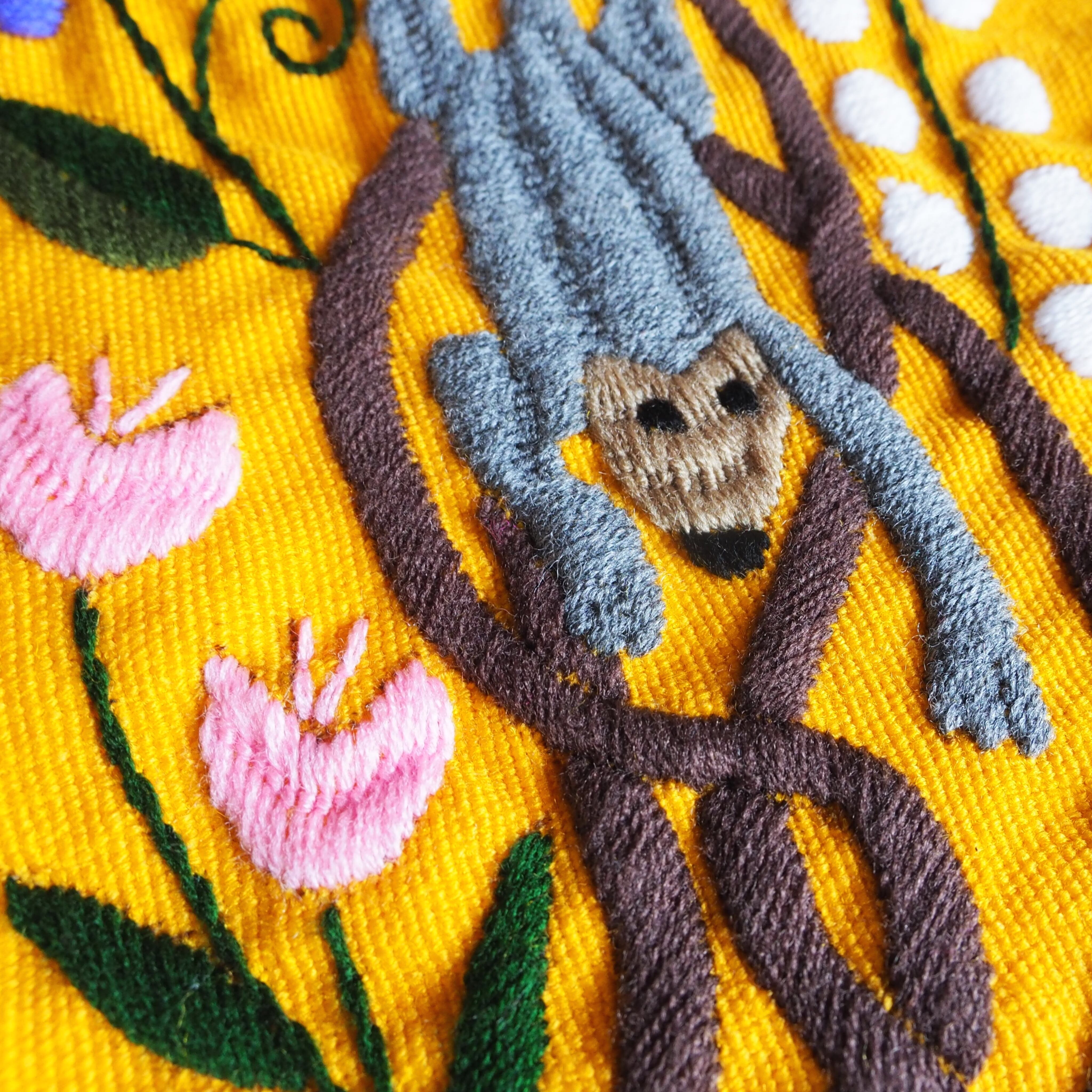 新品＊クッションカバー＊メキシコ刺繍＊ブルー×ホワイト＊メキシコ雑貨 新品＊クッションカバー＊メキシコ刺繍＊ブルー×ホワイト＊メキシコ雑貨