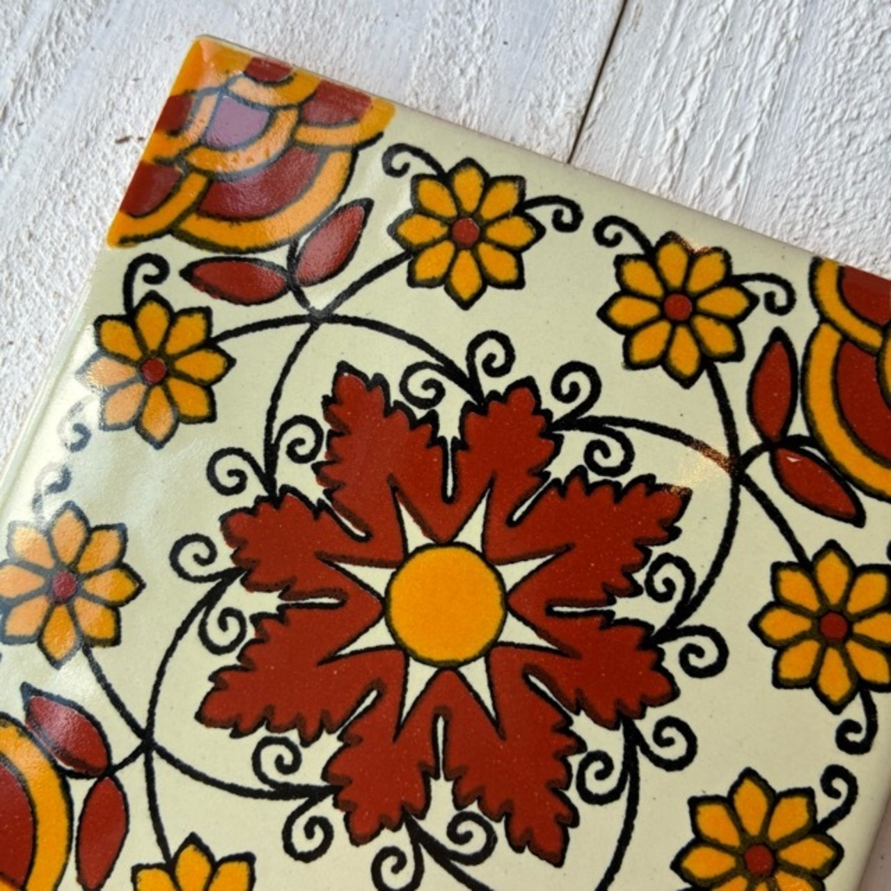 Mexico Talavera tile　メキシコタラベラタイル　004　フラワー　お花　オレンジ　ホワイト　10cm　コースター　鍋敷き　DIY　モザイクタイル　柄タイル　室内壁　室外壁　デザインタイル　レトロ　アートタイル　ハンドメイド