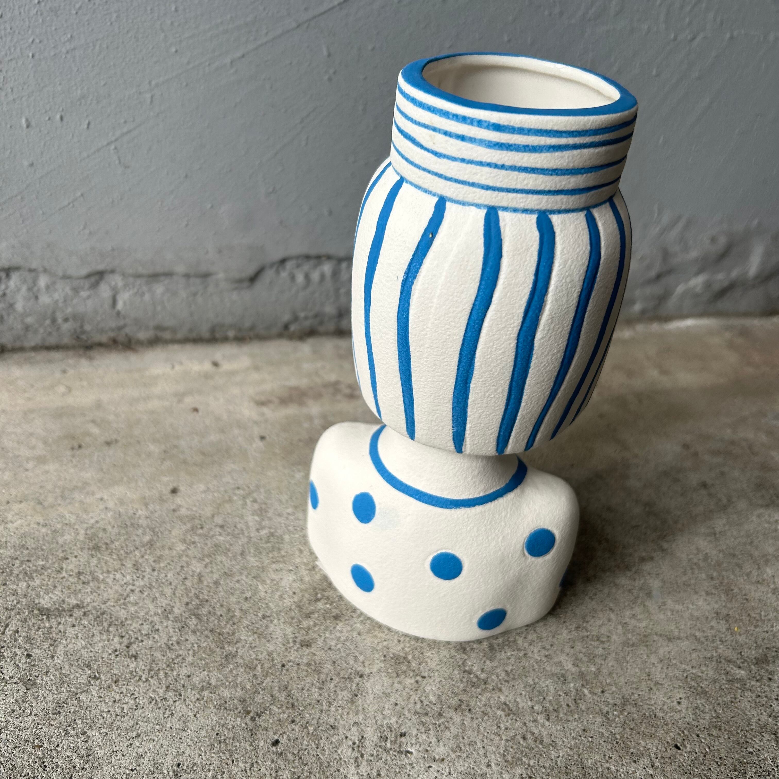 花瓶? Amazon.co.jp: 花瓶透明ガラス花瓶、四角円筒生花水耕栽培花瓶