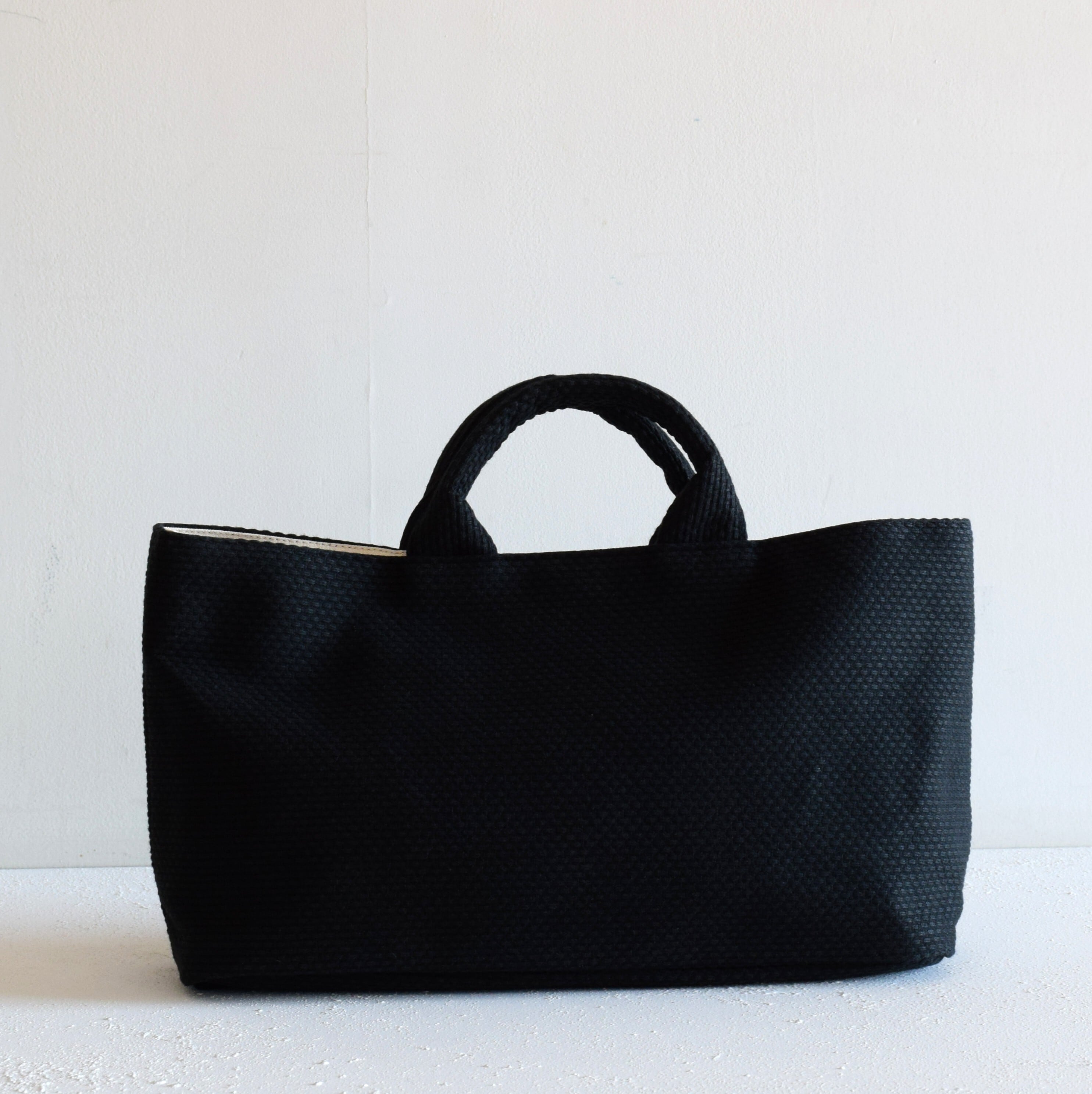 2025 サシッコ　フナガタトートミニ　ブラック 2025sasicco新作】 フナガタトートミニ | sasicco公式Webショップ