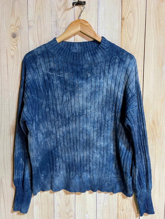 本藍染ニットセーター　袖に真鍮ボタン（絞り染め）　N.00001