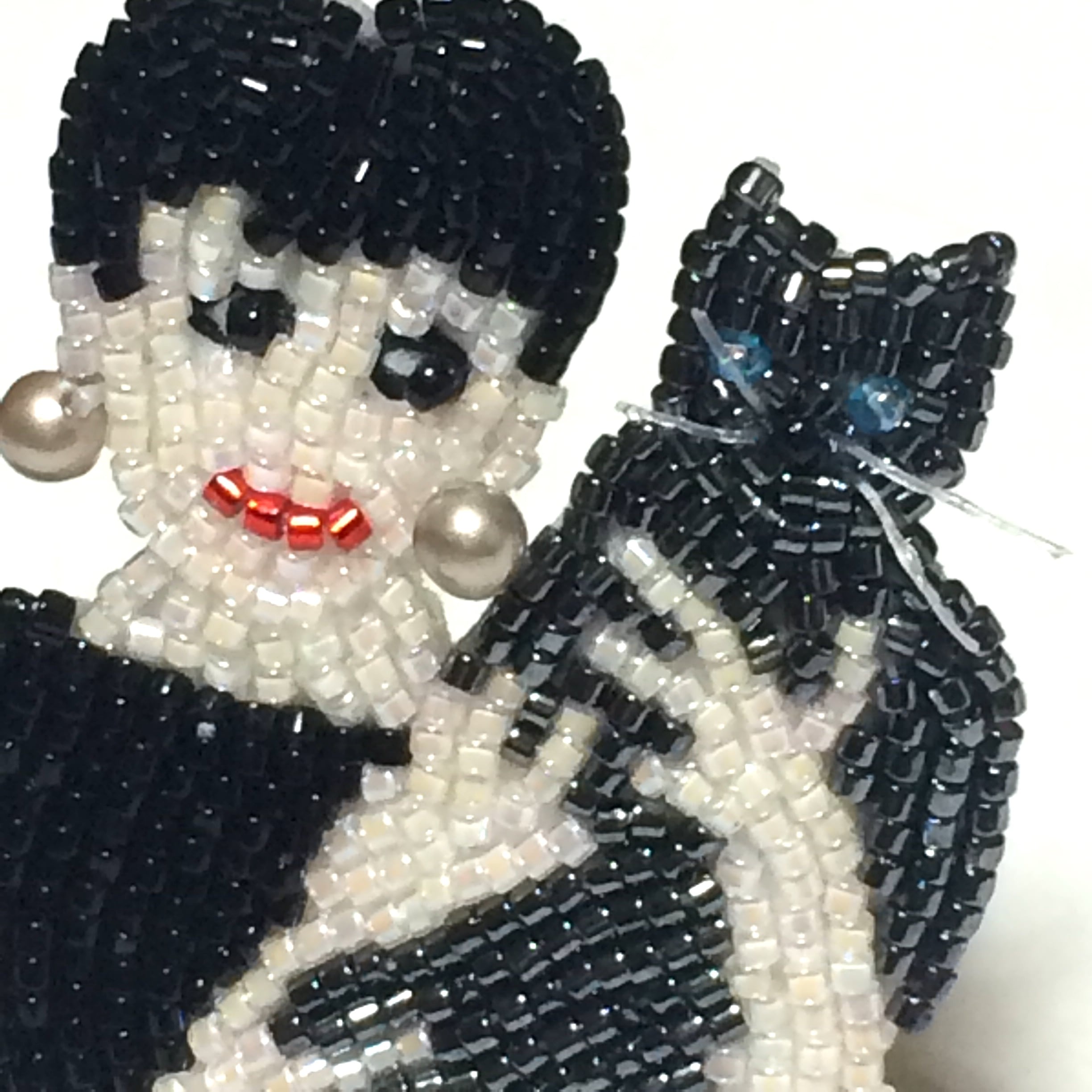 オードリーヘップバーン 刺繍 ビーズ ブローチ | leef78