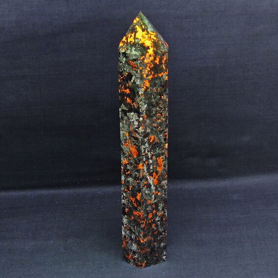 1.3Kg ユーパーライト 六角柱 一点物  152-3388