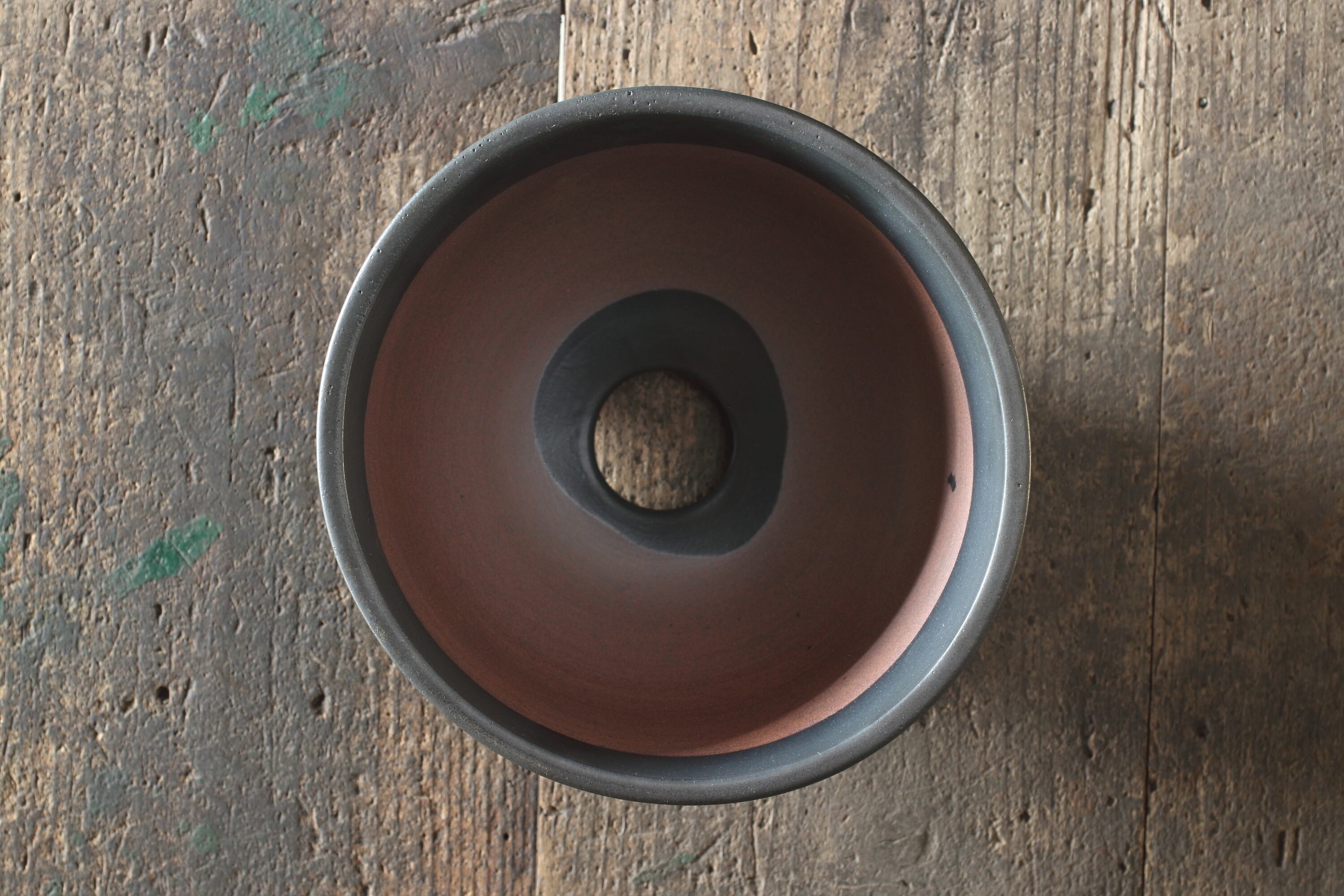 市野伝市窯／伝市鉢 コウロ型6号艶消し黒フルカラー | stockkyoto