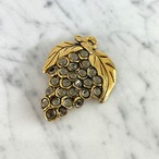 ブローチ　ぶどう　ゴールドの葉っぱ　ガラスの果実　12aceｍ2