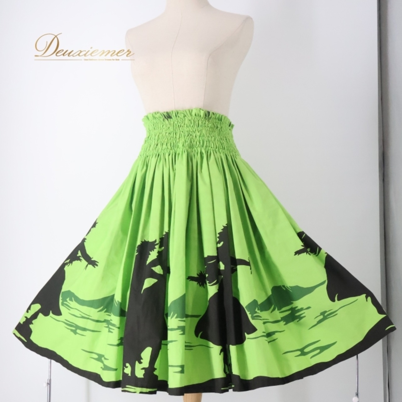 フラダンス 衣装 パウスカート グリーン系 ハワイアンプリント ダンサー柄 アロハ フラ ダンス レッスン 練習 ブラック系 黄緑 黒 ハワイアン 華やか 鮮やか かわいい おしゃれ シングル スカート ふんわり フラダンス衣装 パウスカート 鮮やかなグリーン ダンサー柄 練習着 可愛いスカート トロピカルスタイル ハワイアンビーチ リゾートファッション レッスン用 ヒラヒラ プリント スカートファッション