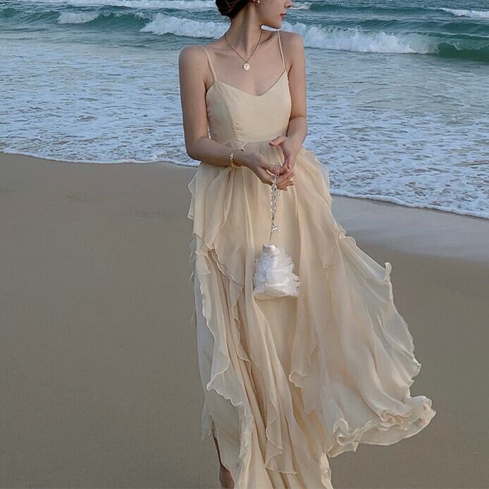 スカート ワンピース デート ティアードワンピース ワンピドレス ミモレ ミモレ丈 袖なし ノースリーブ 襟なし フレア Aライン ウエストマーク ハイウエスト 薄手 かわいい 大人可愛い きれいめ 大人 上品 おしゃれ お洒落 大人可愛い 大人女子 こなれ感 ラブリー キュート ガーリー セクシー エレガント 無地 夏 10代 20代 レディース 女性用 デート お出かけ パーティー リゾート 海 プール ファッション コーデ モテ 体系カバー 美脚 脚長 サイズ S M L XL アプリコット