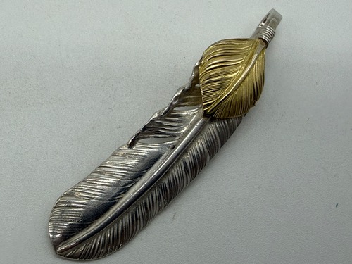 美品　上金特大フェザー右　現行13.24g