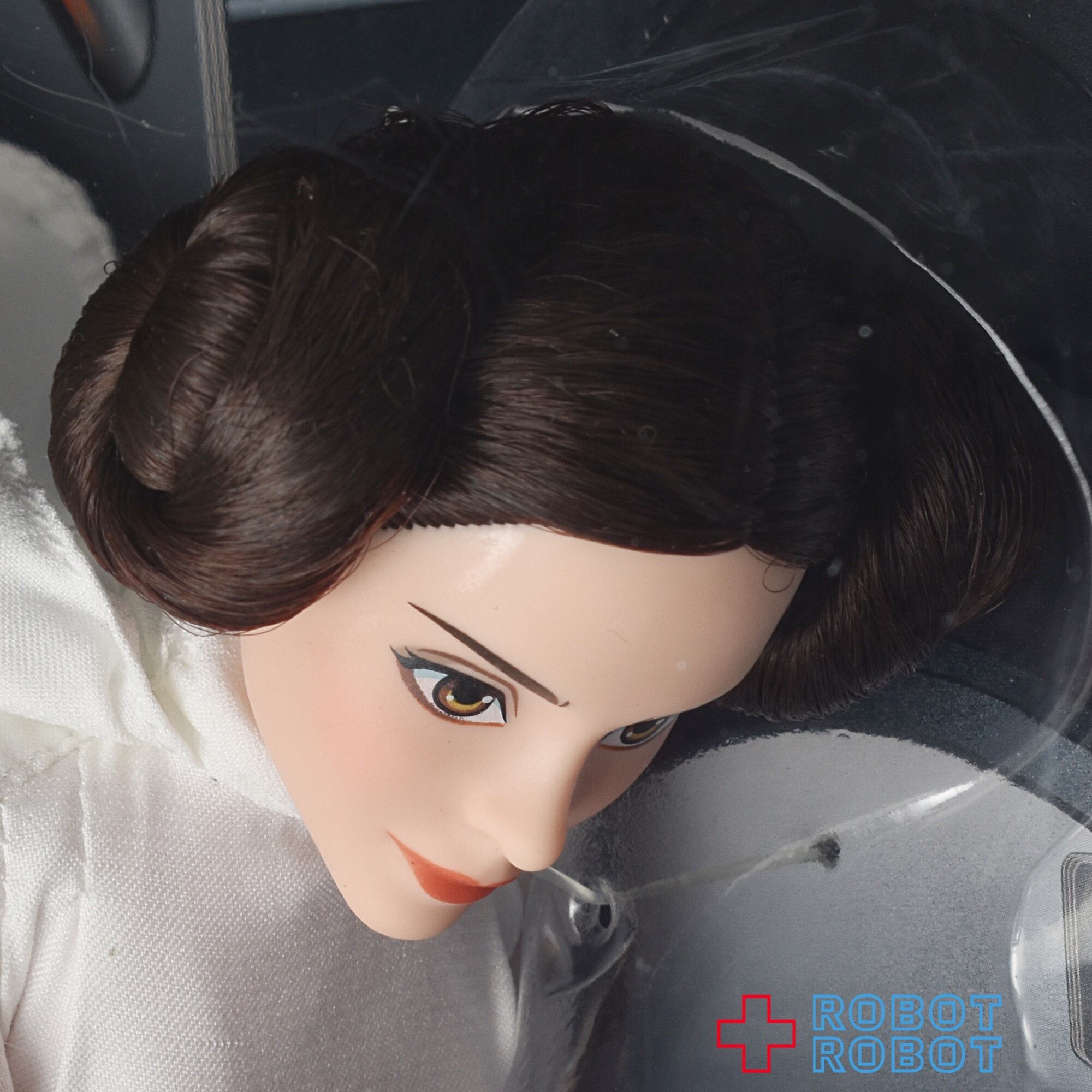 スター・ウォーズ フォース・オブ・デスティニー レイア姫とR2-D2