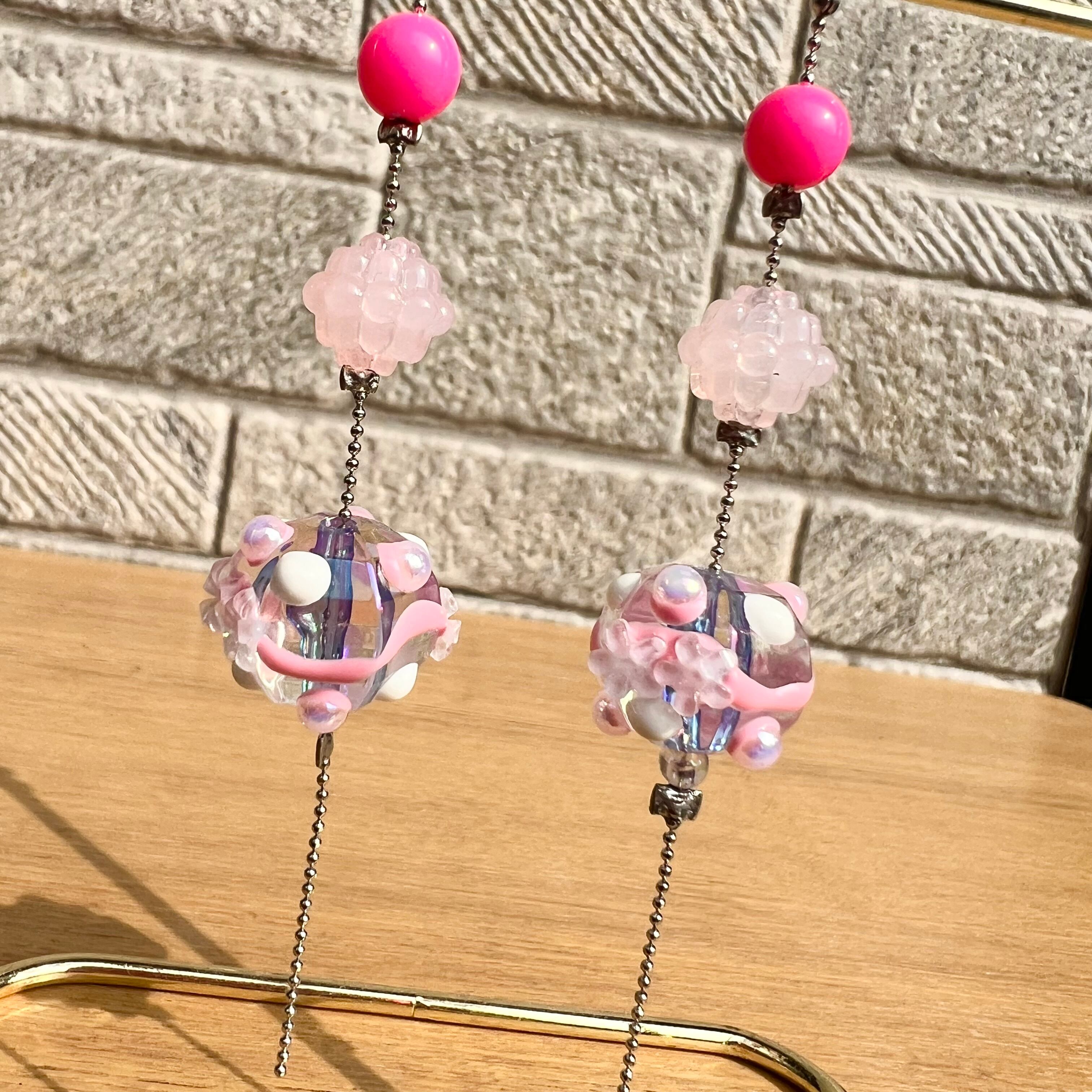 ピンクネオンデザインビーズのピアス・イヤリング | handptmade ピンクネオンデザインビーズのピアス・イヤリング | handptmade