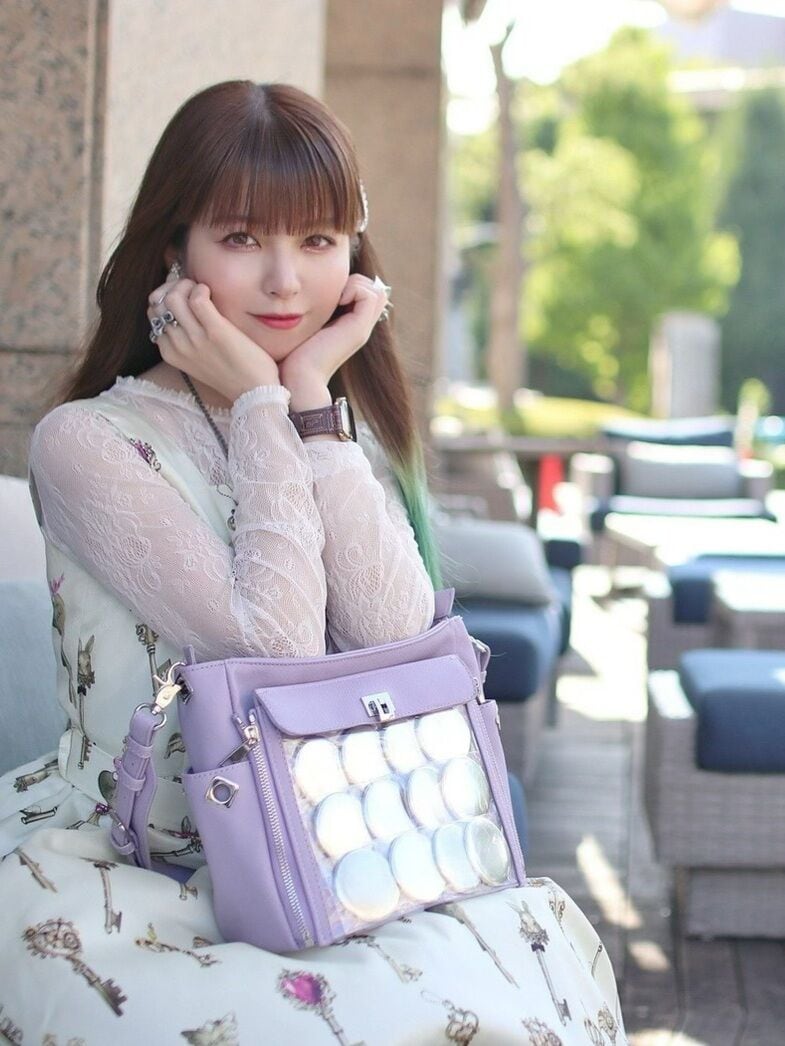 リアレア（REA RARE）/『OSHI TO DATE第２弾』 春奈るな×リアレア　スクエア2wayショルダーバッグ痛バッグ 送料無料】『OSHI TO DATE第2弾』 春奈るな×リアレア スクエア2way