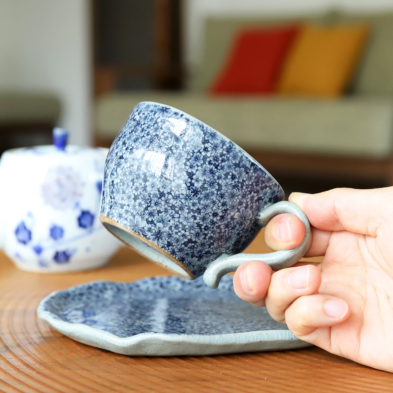 辻修窯 小花尽くし 珈琲碗皿 超絶技巧（有田焼） | にっこう生活館