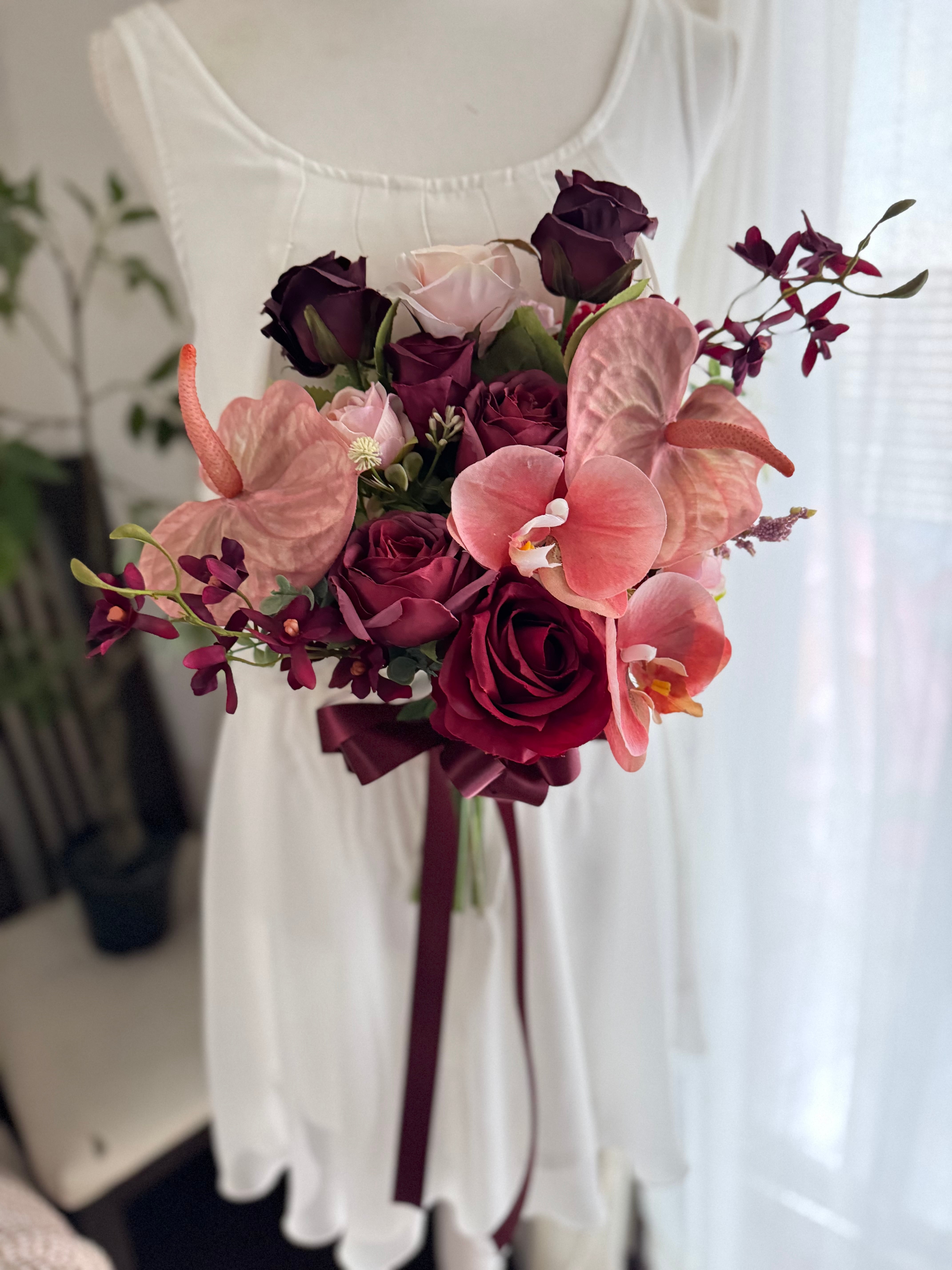 ウェディングブーケブートニアアーティフィシャルフラワーワインレッド造花