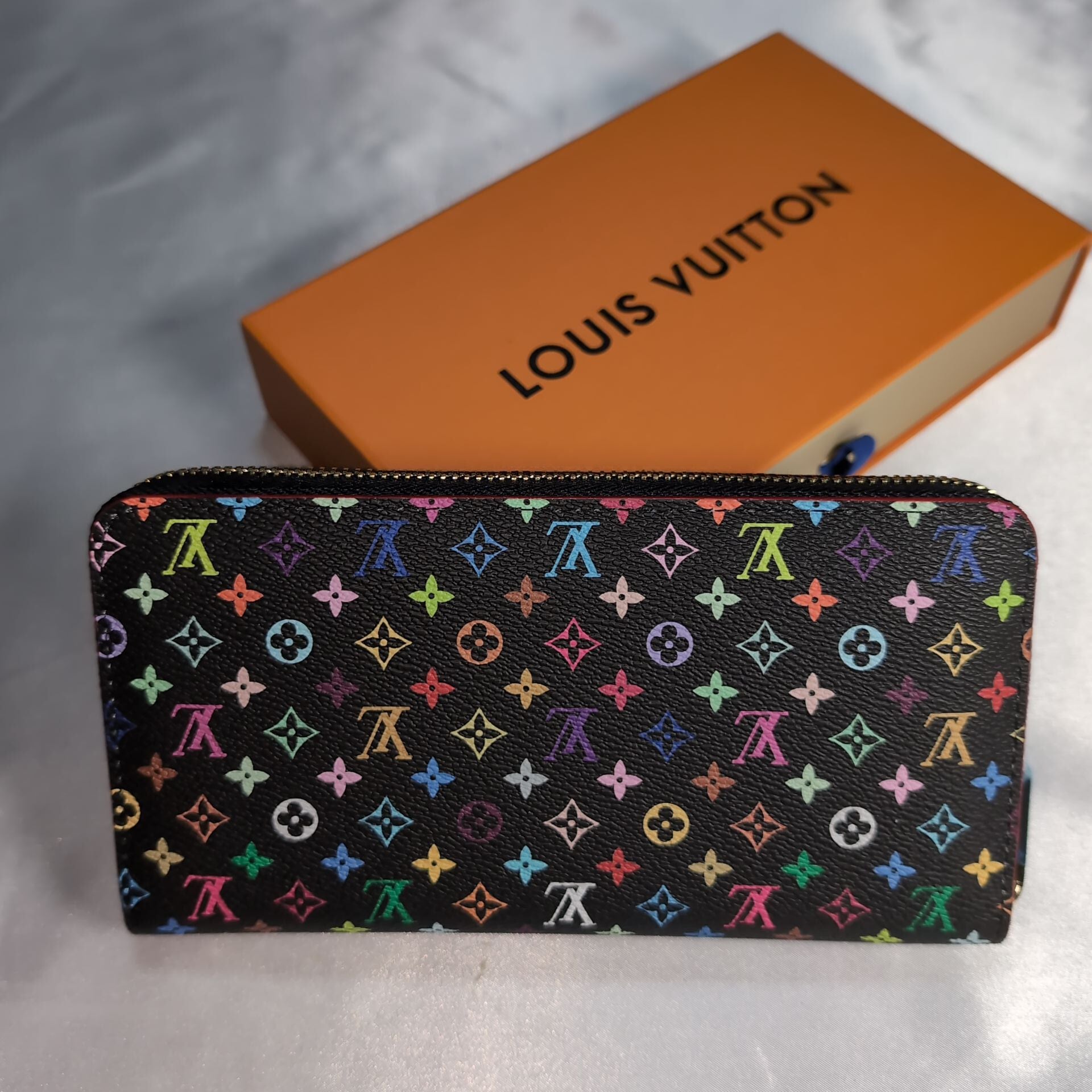 Louis Vuitton ヴィトン マルチカラー 長財布 ルイヴィトン ラウンドファスナー長財布 モノグラム マルチカラー