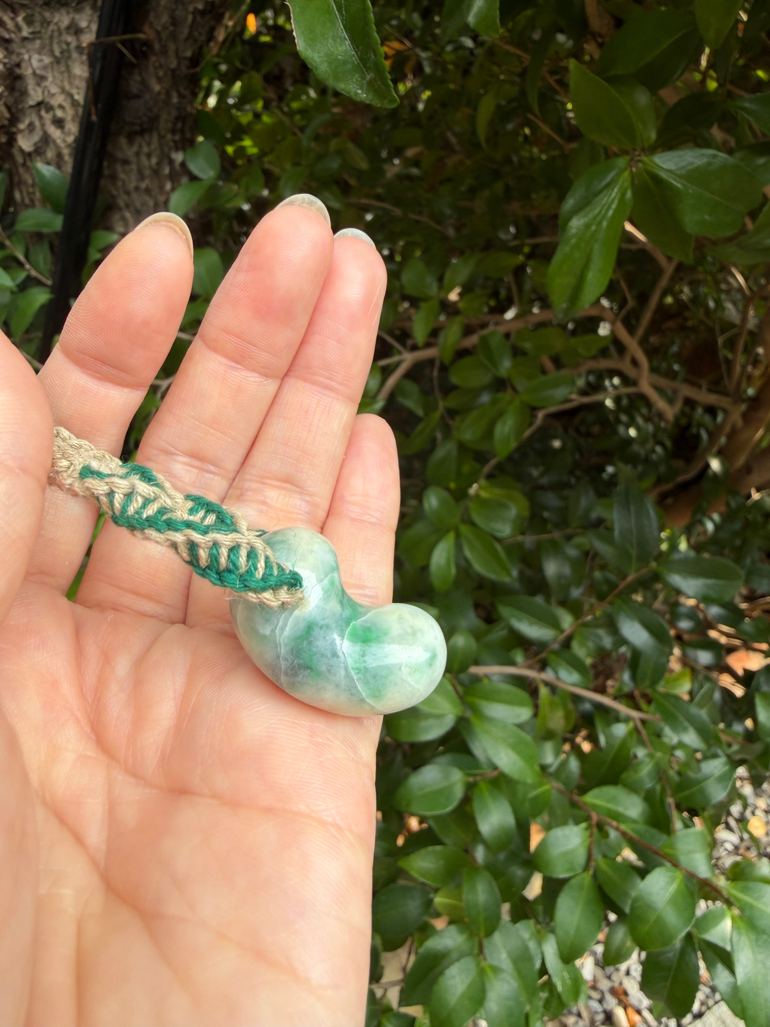 勾玉（糸魚川翡翠）アクセサリーショップ Aquarian Crystals
