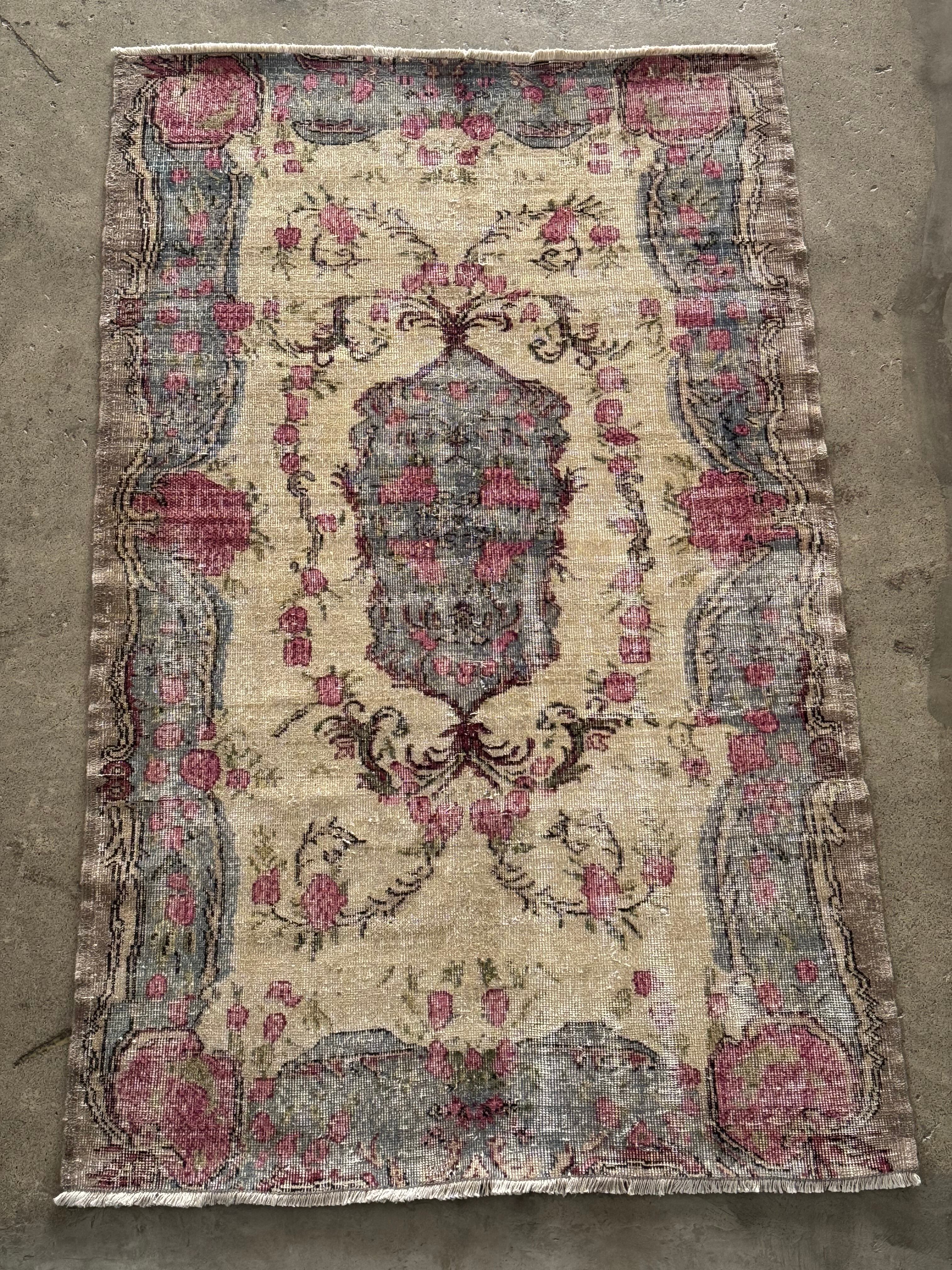 ペールレッド108×195ピンキー フローラル 両ライン トルコヴィンテージラグ ラグ | Antiques&Crafts880