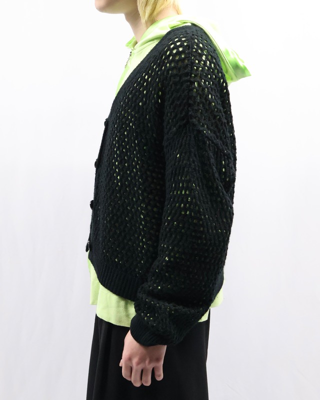 Short length low-gauge cardigan