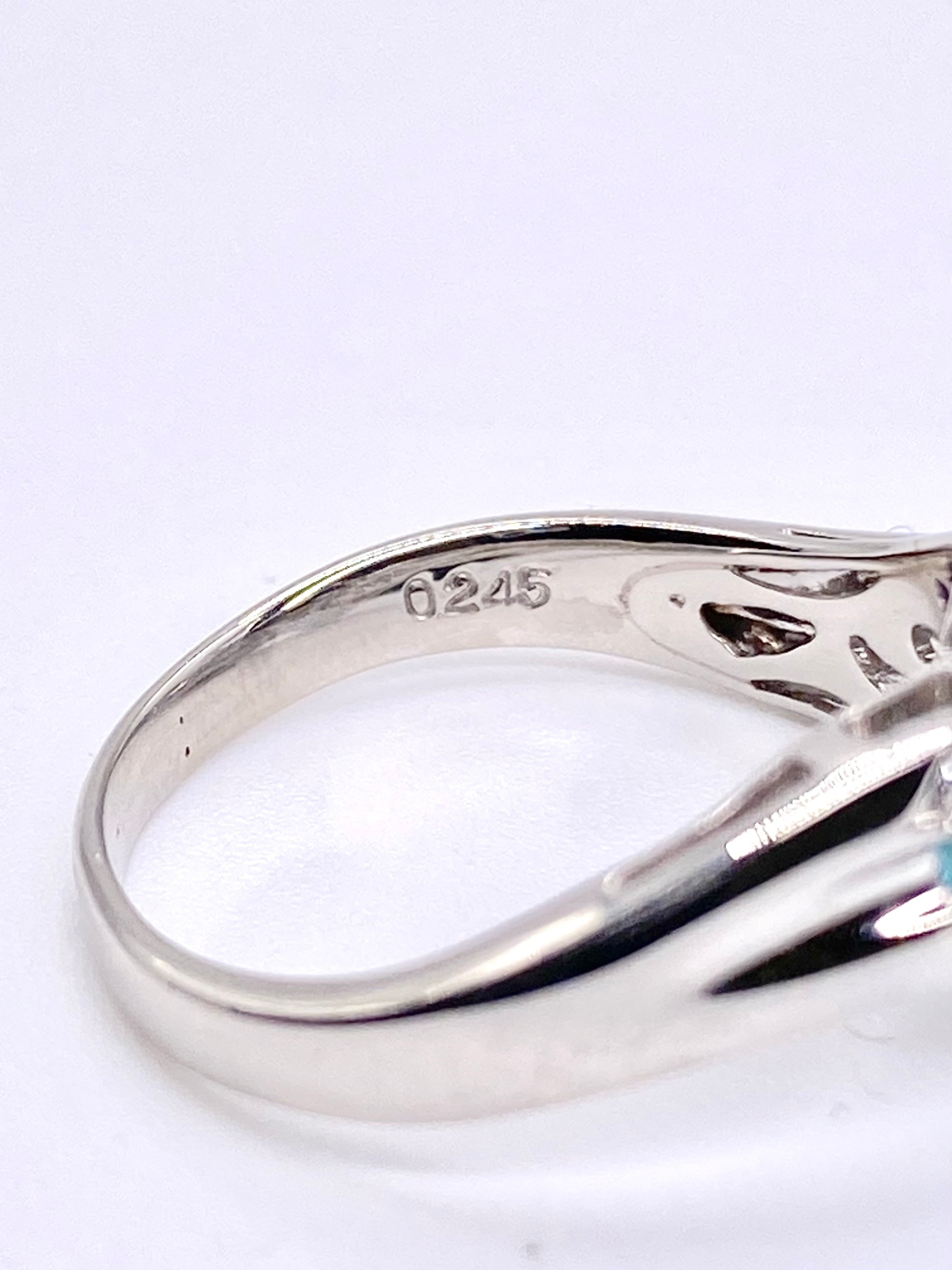 パライバトルマリン 計0.245ct / ダイヤモンド 計0.37ct Pt900 リング