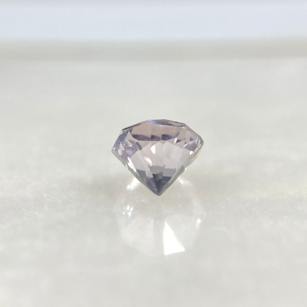 お花みたいなスピネル 訳あってお買い得  約4.1mm*3.6mm r-0645
