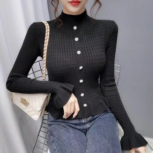 フロントパールフレア袖ニット