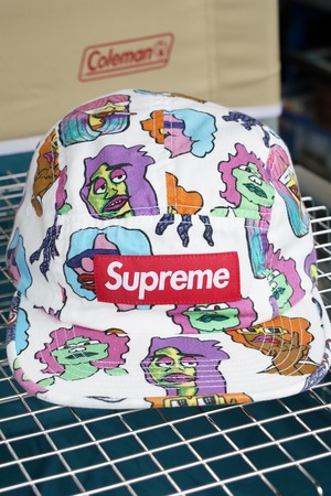 Supreme × Mark Gonzales “Gonz Heads” 5-Panel Camp Cap(ホワイト/総柄)
