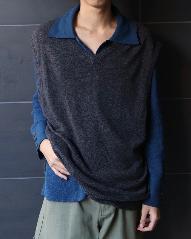 Oversized v-neck knit vest