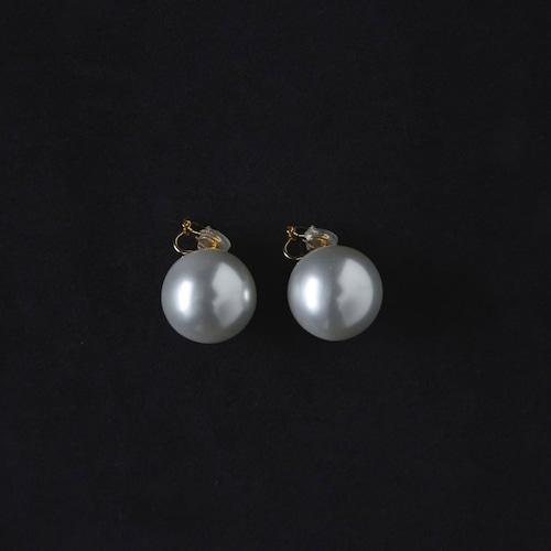 【 anuke 】Big Pearl Earring