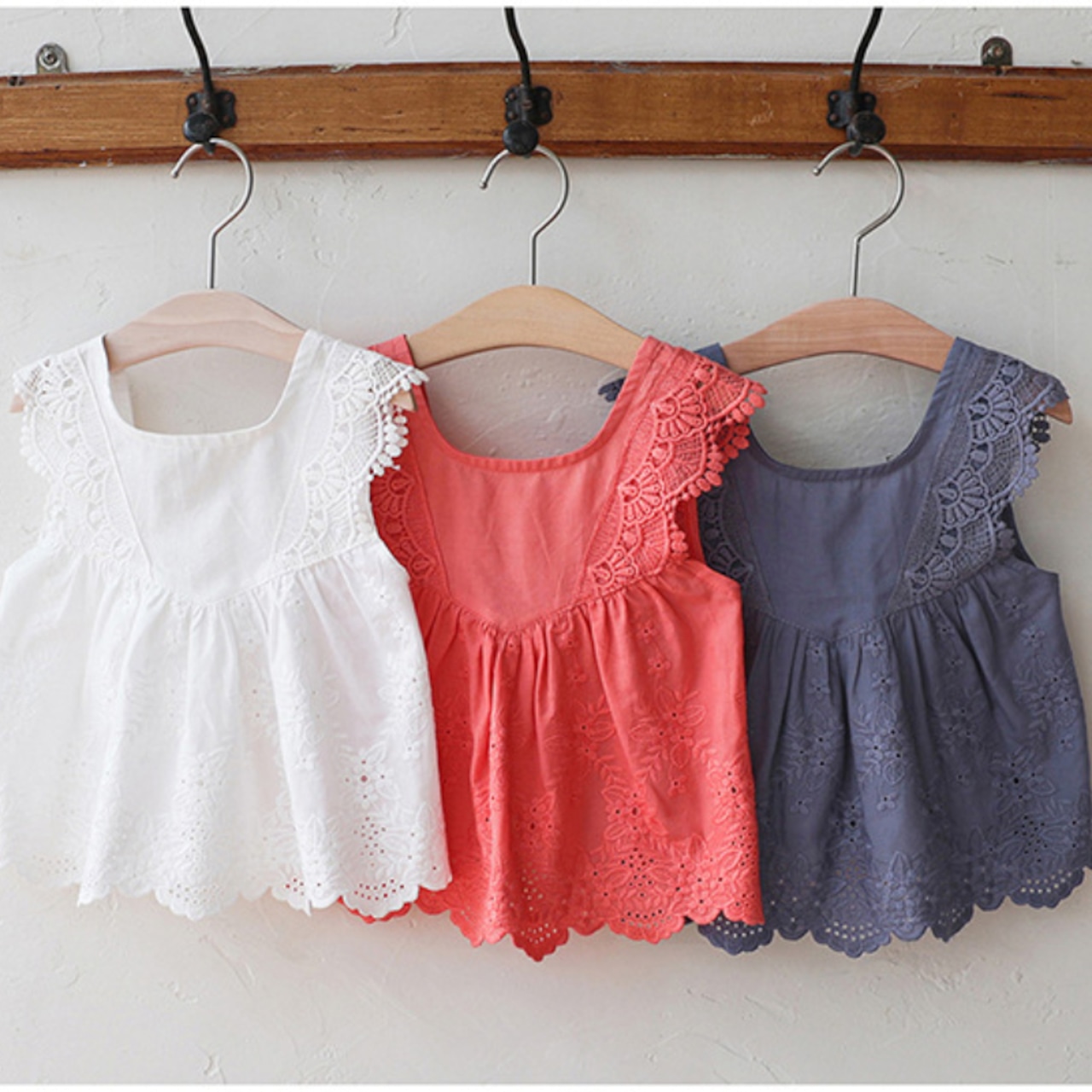 夏レースフリルノースリーブTシャツ