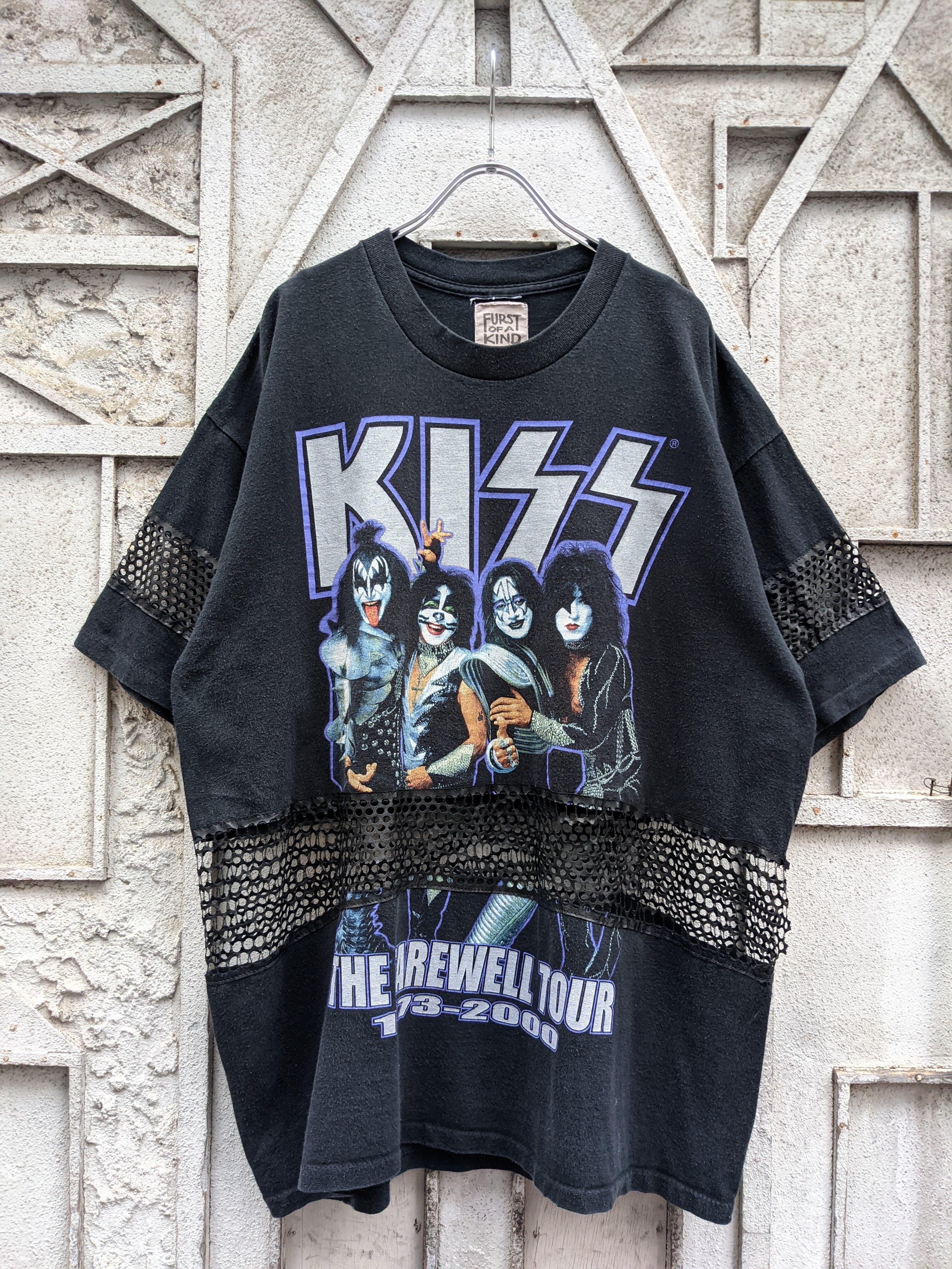 "KISS" mesh docking tee