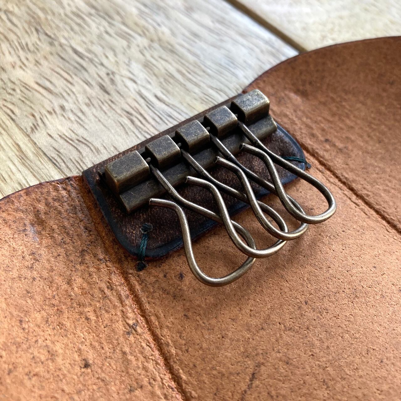 スカンクとアルマジロ　ミニ　財布 大切なお話があります。 革もの、値上げのこと。 実は2025年より