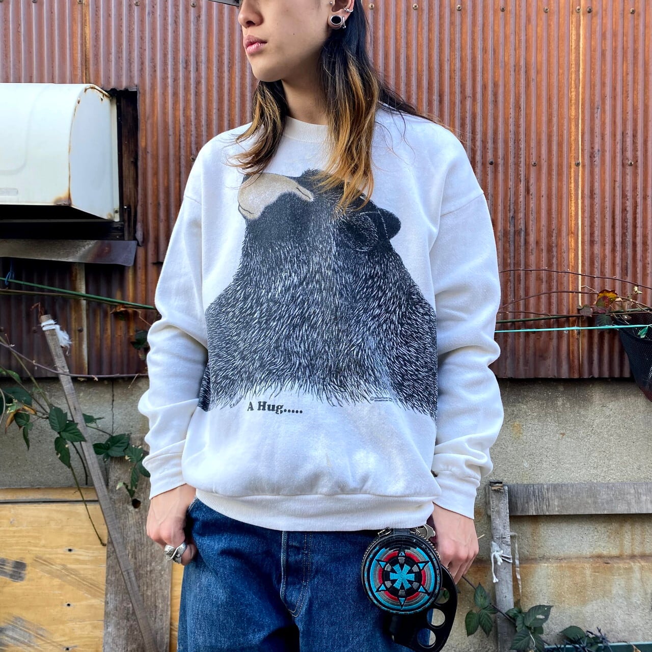 90年代 Usa製 Lee リー A Hug クマ アニマル プリント スウェットシャツ メンズl 古着 レディース 動物 熊 トレーナー 90s ビンテージ ヴィンテージ ベージュ クリーム色 スウェット Cave 古着屋 公式 古着通販サイト