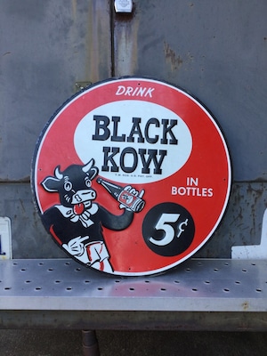 TIN PLATE 「BLACK KOW」